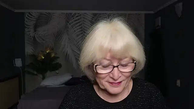 Zuri Zodiac online show from 04.20.26