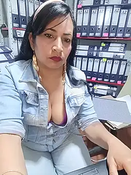 ZOE-WILDER  online show from 06.03.26