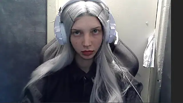 Snapshot of Crimson_Lady chatting on 06.06.26 Crimson Lady online show from 06.06.26