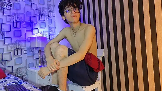 Snapshot of Twink_Sebas7 chatting on 04.09.26 Twink Sebas7 online show from 04.09.26