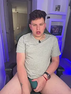 Snapshot of Thiago___ chatting on 04.11.26 Thiago online show from 04.11.26