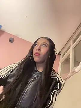 Snapshot of AlanaMartinez_Pink chatting on 04.12.26 AlanaMartinez Pink online show from 04.12.26