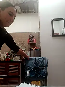 AlaiaLux online show from 04.18.26