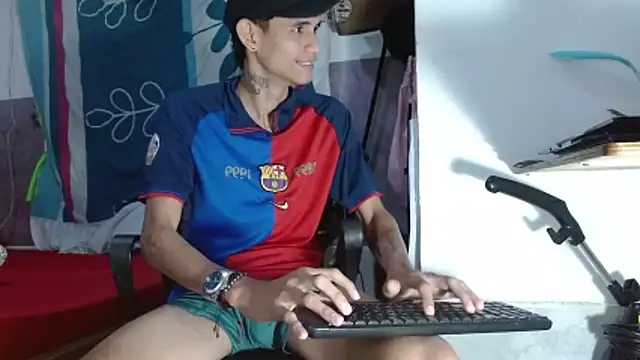 Brook 1707 online show from 04.16.26