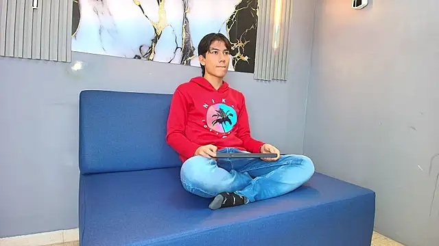 Snapshot of RAPHAEL_NYON1 chatting on 04.11.26 RAPHAEL NYON1 online show from 04.11.26