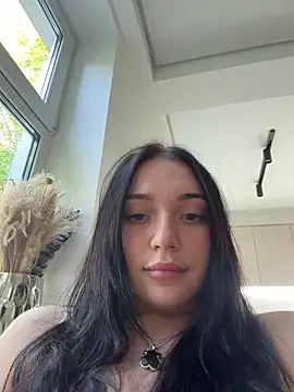 Snapshot of LucyHotty_ chatting on 06.20.26 LucyHotty online show from 06.20.26