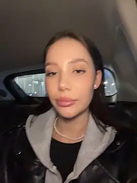 BabyFawn online show from 04.10.26