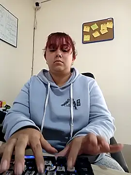 AliceScoot  online show from 05.09.26