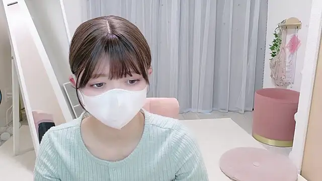 Snapshot of SERIpon_ chatting on 04.24.26 SERIpon online show from 04.24.26