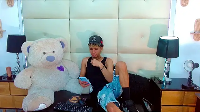 Skinny cute Alyer online show from 07.02.26