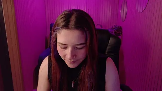 Snapshot of Emily_Cherry_ chatting on 05.29.26 Emily Cherry online show from 05.29.26