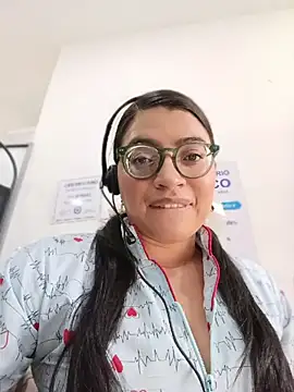 Snapshot of SOFI__10 chatting on 07.16.26 SOFI 10 online show from 07.16.26