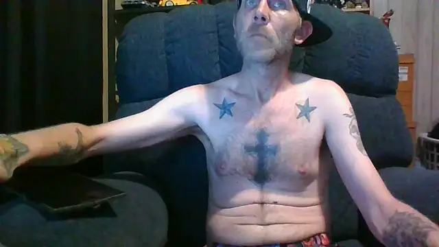 Snapshot of EEYORE86 chatting on 04.15.26 EEYORE86 online show from 04.15.26