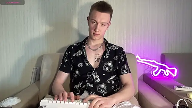 Travis Gracile online show from 06.11.26
