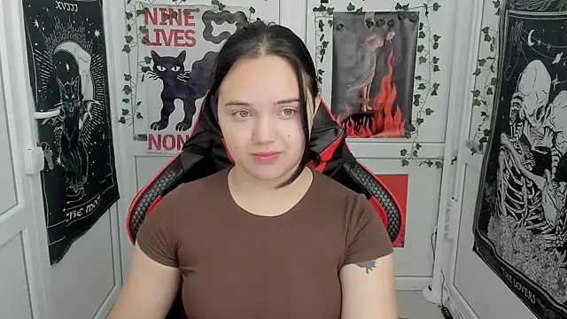 Snapshot of Caroline_cutte chatting on 07.26.26 Caroline cutte online show from 07.26.26
