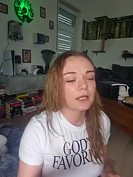 AliceLiddle  online show from 04.13.26