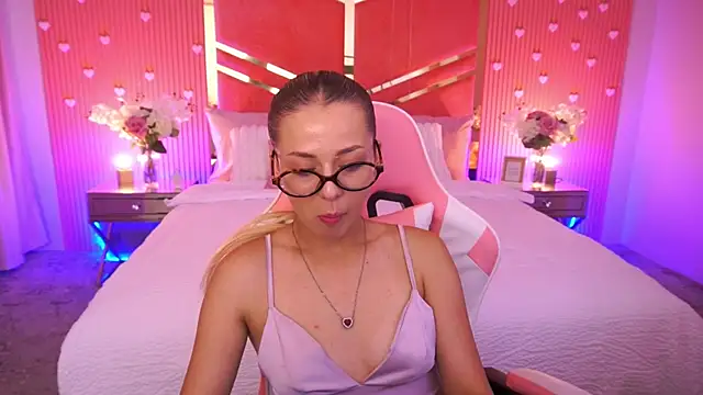 DoveLovee online show from 06.23.26