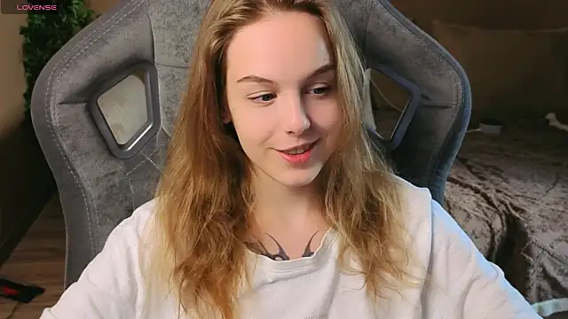 Snapshot of LeiaMurph chatting on 06.18.26 LeiaMurph online show from 06.18.26