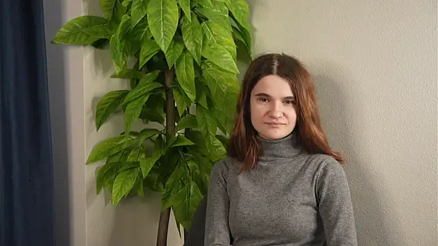 Snapshot of LitaLoeppke chatting on 04.13.26 LitaLoeppke online show from 04.13.26