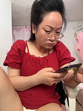 Snapshot of H-202604 chatting on 06.28.26 H-202604 online show from 06.28.26