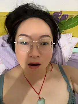 Snapshot of H-202604 chatting on 07.18.26 H-202604 online show from 07.18.26
