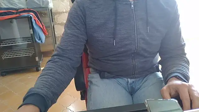 Snapshot of brunosso85ita chatting on 05.04.26 brunosso85ita online show from 05.04.26