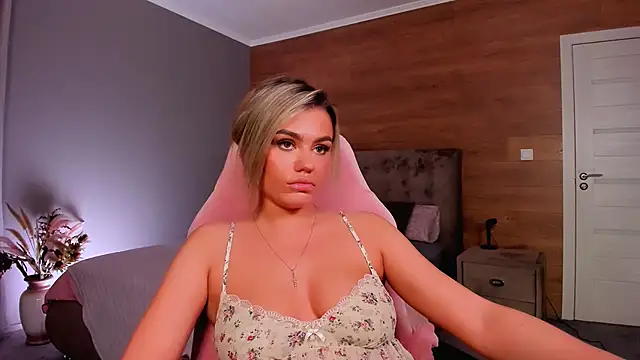 carry radient online show from 04.18.26