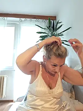 Blond lady czech online show from 07.14.26