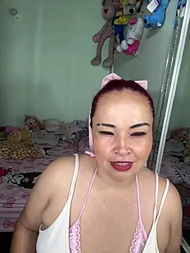 Snapshot of Alma_milf_co chatting on 04.15.26 Alma milf co online show from 04.15.26