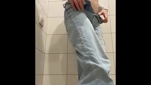 Snapshot of messybun28 chatting on 04.12.26 messybun28 online show from 04.12.26