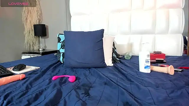 MILF AURORA online show from 06.11.26