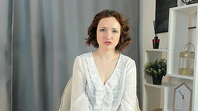 EvieEacho online show from 04.12.26