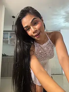 Snapshot of MauraGrayy chatting on 05.07.26 MauraGrayy online show from 05.07.26