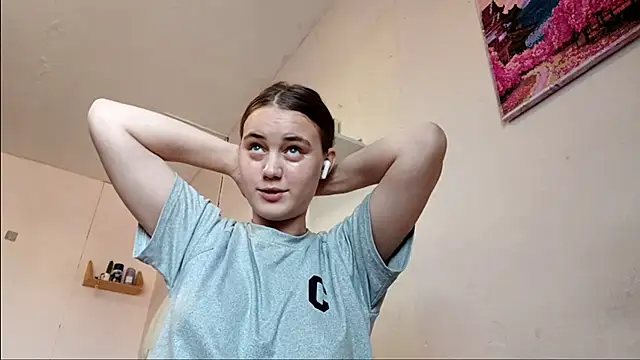 RoxanneStuard online show from 04.18.26