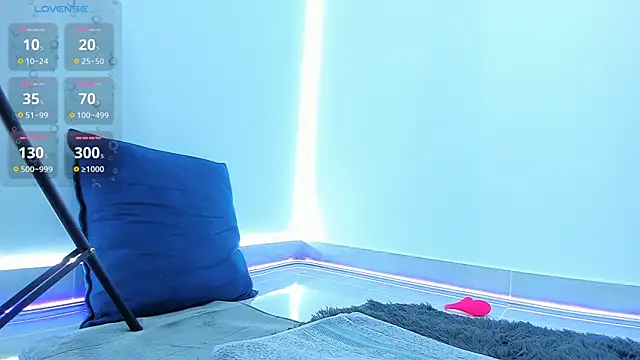 Snapshot of nezonx chatting on 07.19.26 nezonx online show from 07.19.26