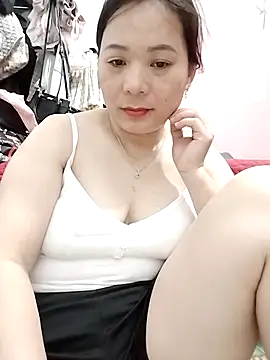 Snapshot of ManaMi-Amii chatting on 05.17.26 ManaMi-Amii online show from 05.17.26