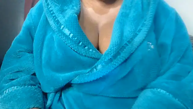 Snapshot of BustyNina41 chatting on 07.06.26 BustyNina41 online show from 07.06.26