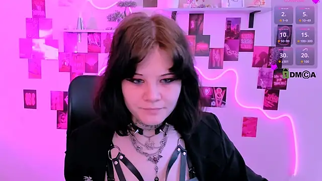 Snapshot of nikki_kiss_ chatting on 04.25.26 nikki kiss online show from 04.25.26