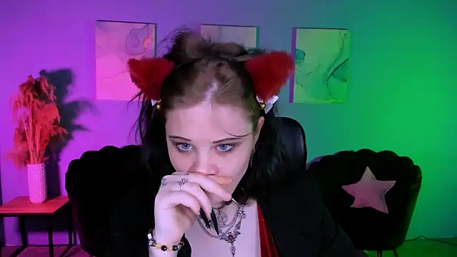 Snapshot of nikki_kiss_ chatting on 04.27.26 nikki kiss online show from 04.27.26