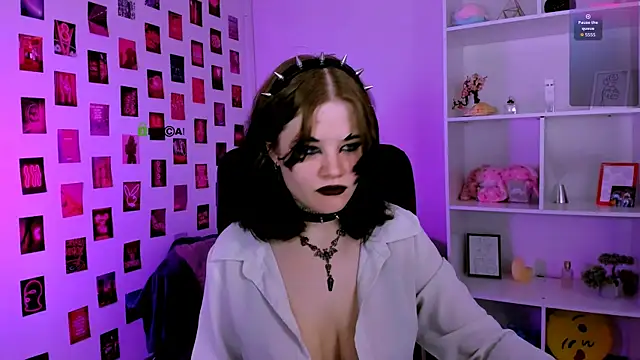 nikki kiss  online show from 07.24.26