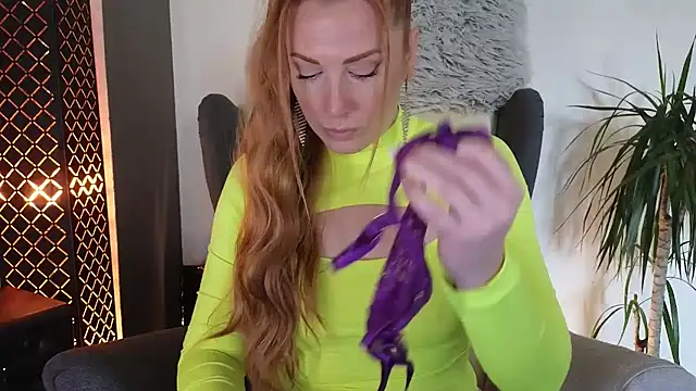 Sharon Red online show from 10.31.25