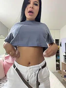 Snapshot of Elara_Luxe chatting on 05.31.26 Elara Luxe online show from 05.31.26