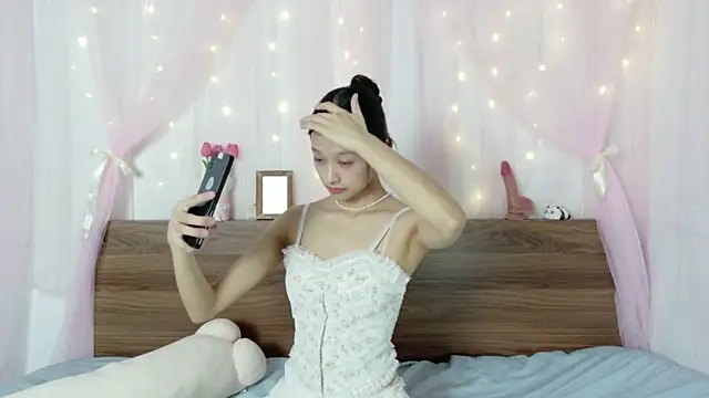 Snapshot of shy_pink_doll chatting on 07.21.26 shy pink doll online show from 07.21.26