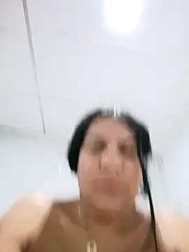 Snapshot of Valentinamorena chatting on 04.13.26 Valentinamorena online show from 04.13.26