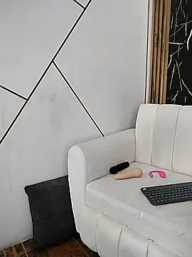 Julianas pm online show from 04.14.26