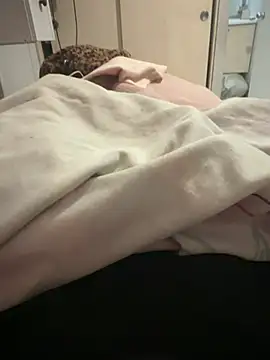 pazzuttraa online show from 04.14.26