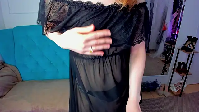 Snapshot of Liza__Evans chatting on 05.11.26 Liza Evans online show from 05.11.26