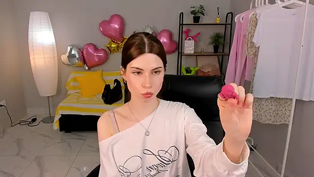 Snapshot of Umia_Bordered chatting on 04.16.26 Umia Bordered online show from 04.16.26