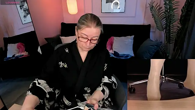 Alexandra Kind online show from 06.03.26