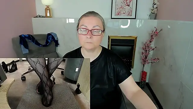Alexandra Kind online show from 06.10.26